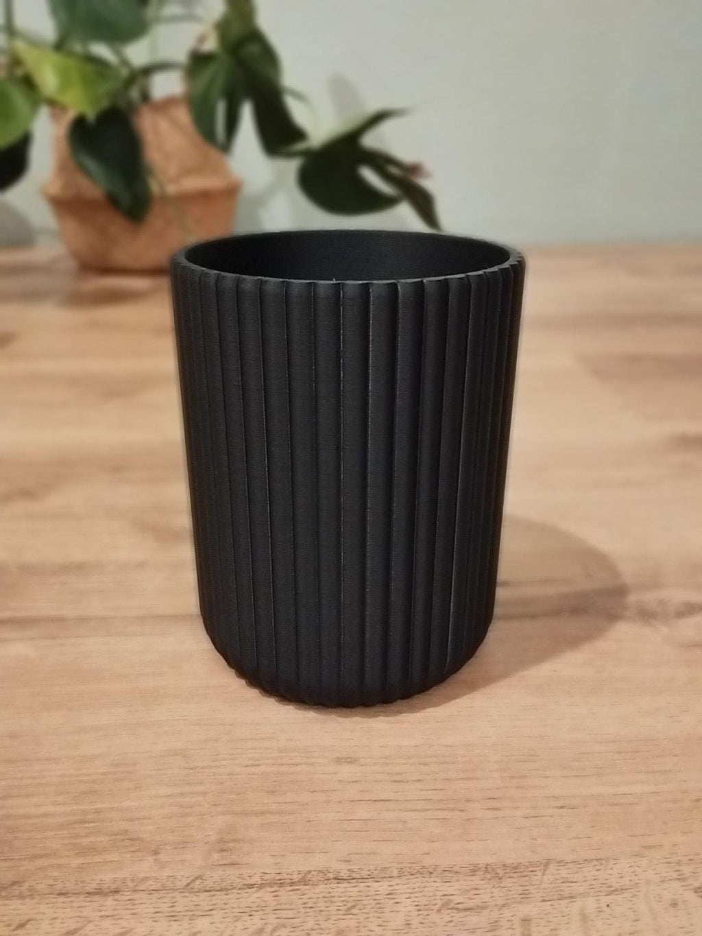 Ribbed Kitchen Utensil Holder – Stylish Form, Everyday Function