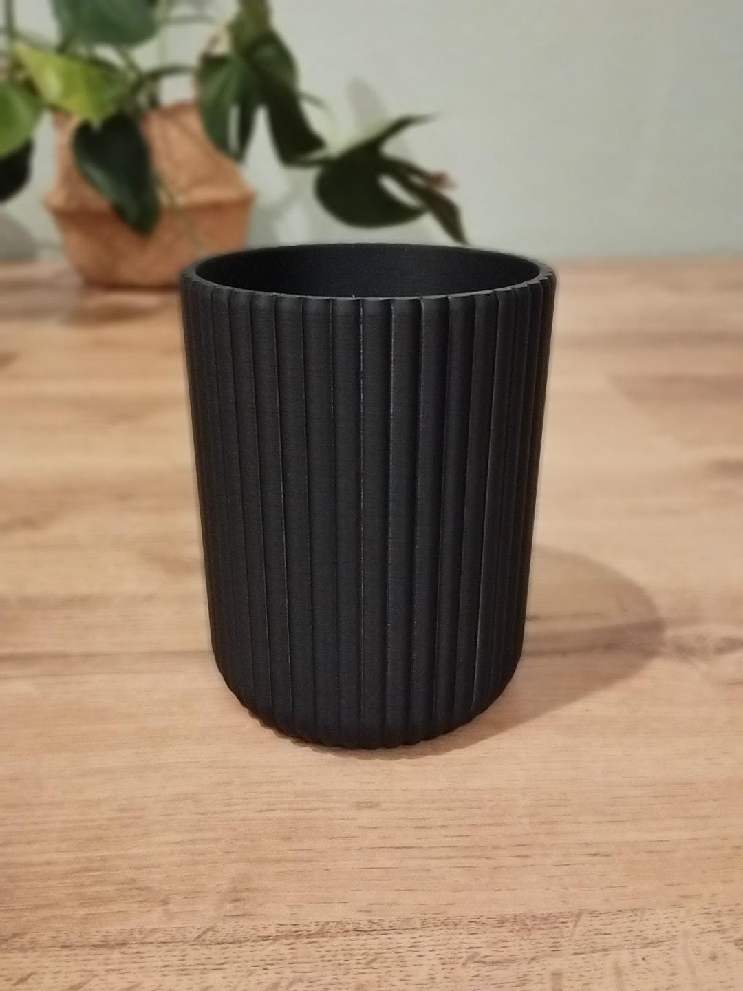 Ribbed Kitchen Utensil Holder – Stylish Form, Everyday Function