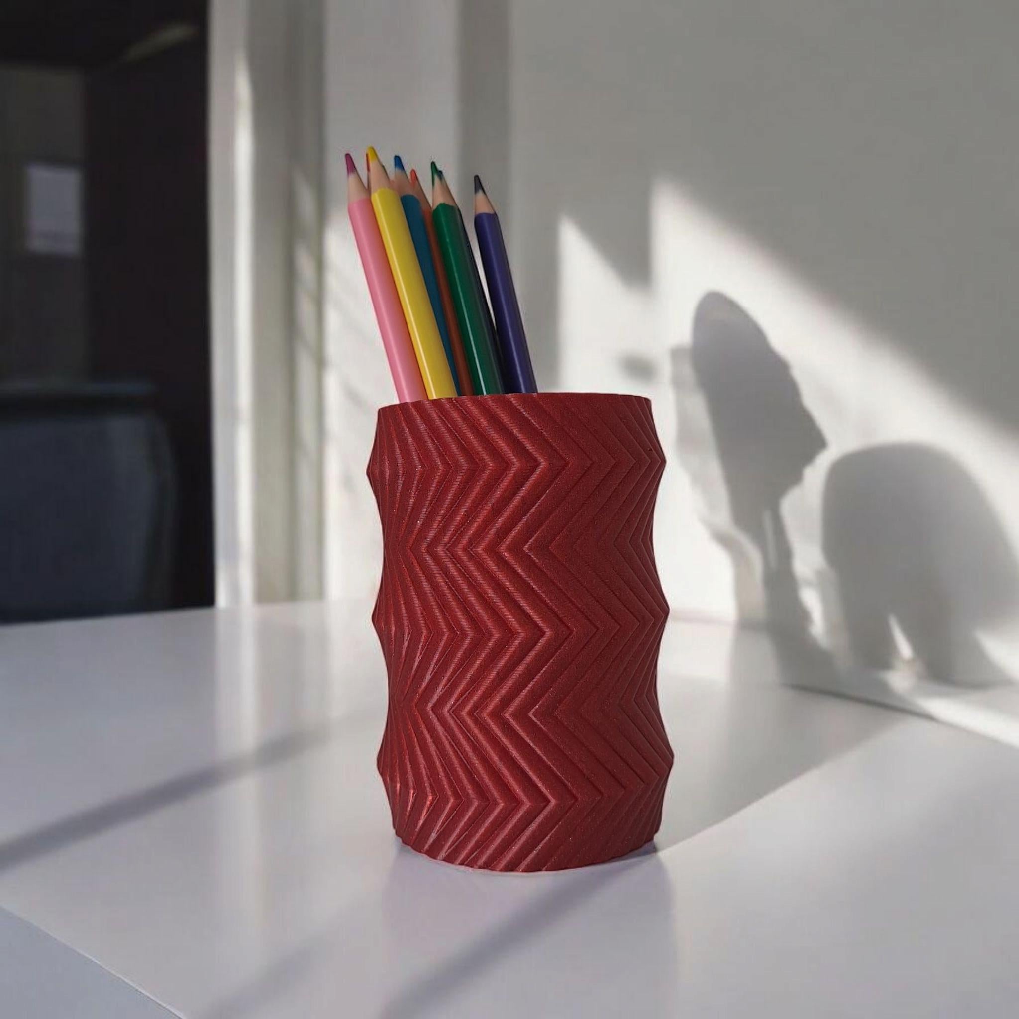 Rolling Gear - Ribbed Holder – Precision-Inspired Design with Striking Light Play