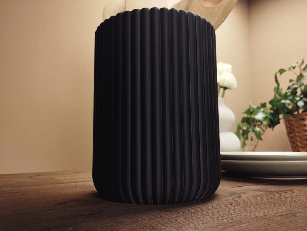 Ribbed Kitchen Utensil Holder – Stylish Form, Everyday Function