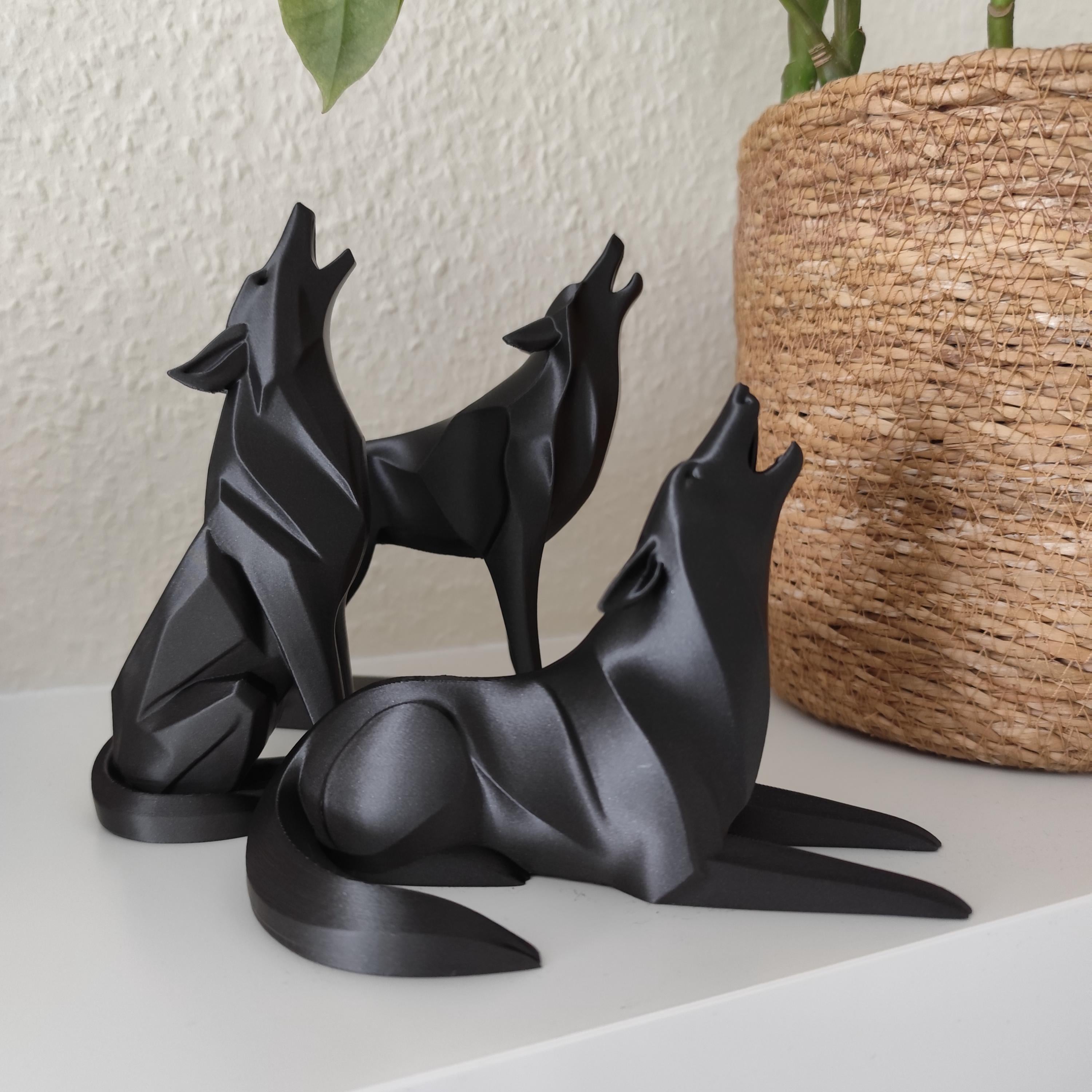 Modern Minimalist Low Poly Wolf, Standing