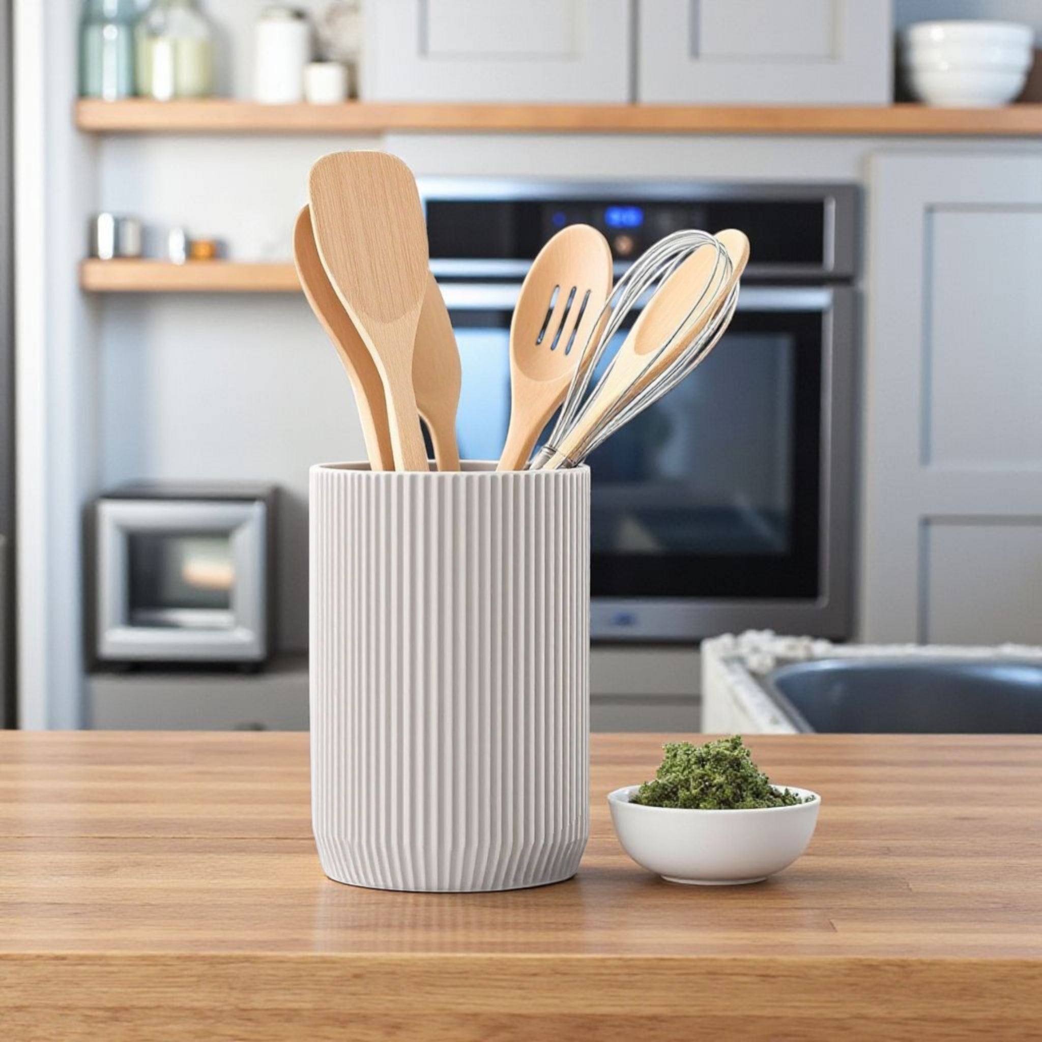 Modern Ribbed Kitchen Utensil Holder – Elegant Home Décor Accent