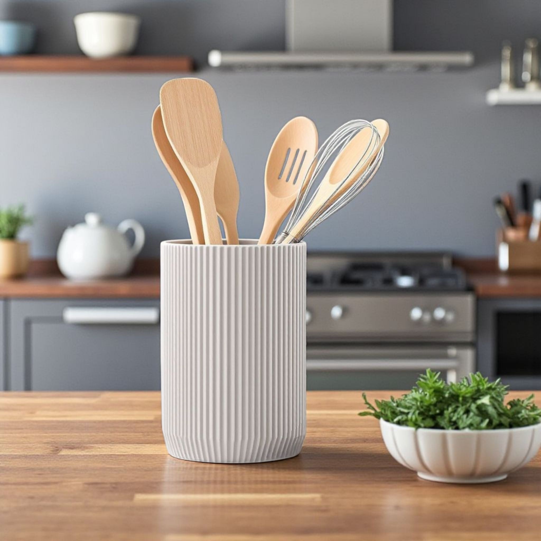Modern Ribbed Kitchen Utensil Holder – Elegant Home Décor Accent