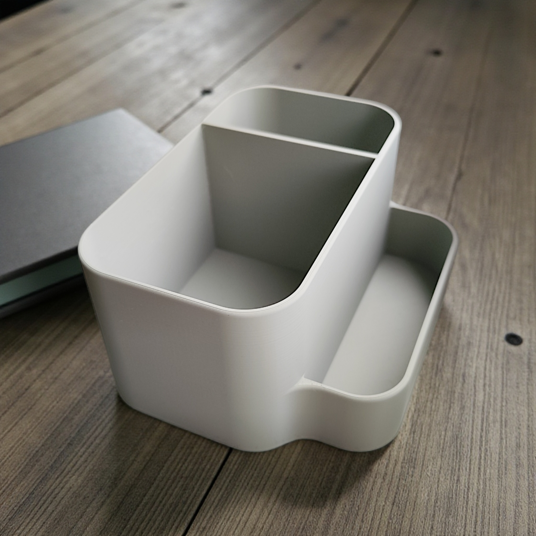 Modern Curved Desk Organiser – Minimalist Office Storage for Phone, Pens & Business Cards – Stylish Desktop Tidy UK