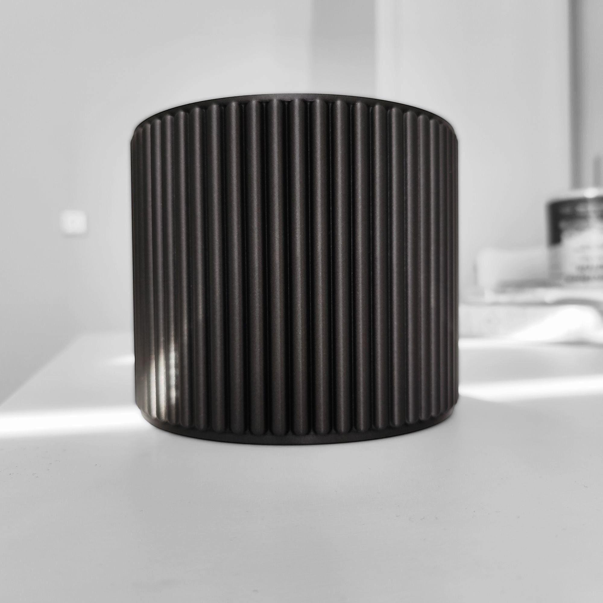 Modern Ribbed Organizer – Elegant Storage for Bathroom or Desk