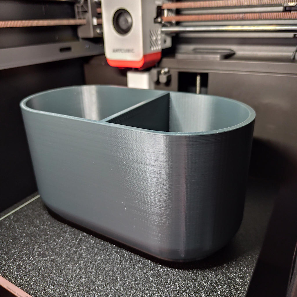 Modern Utensil Holder – Double-Compartment Design for Stylish Organisation