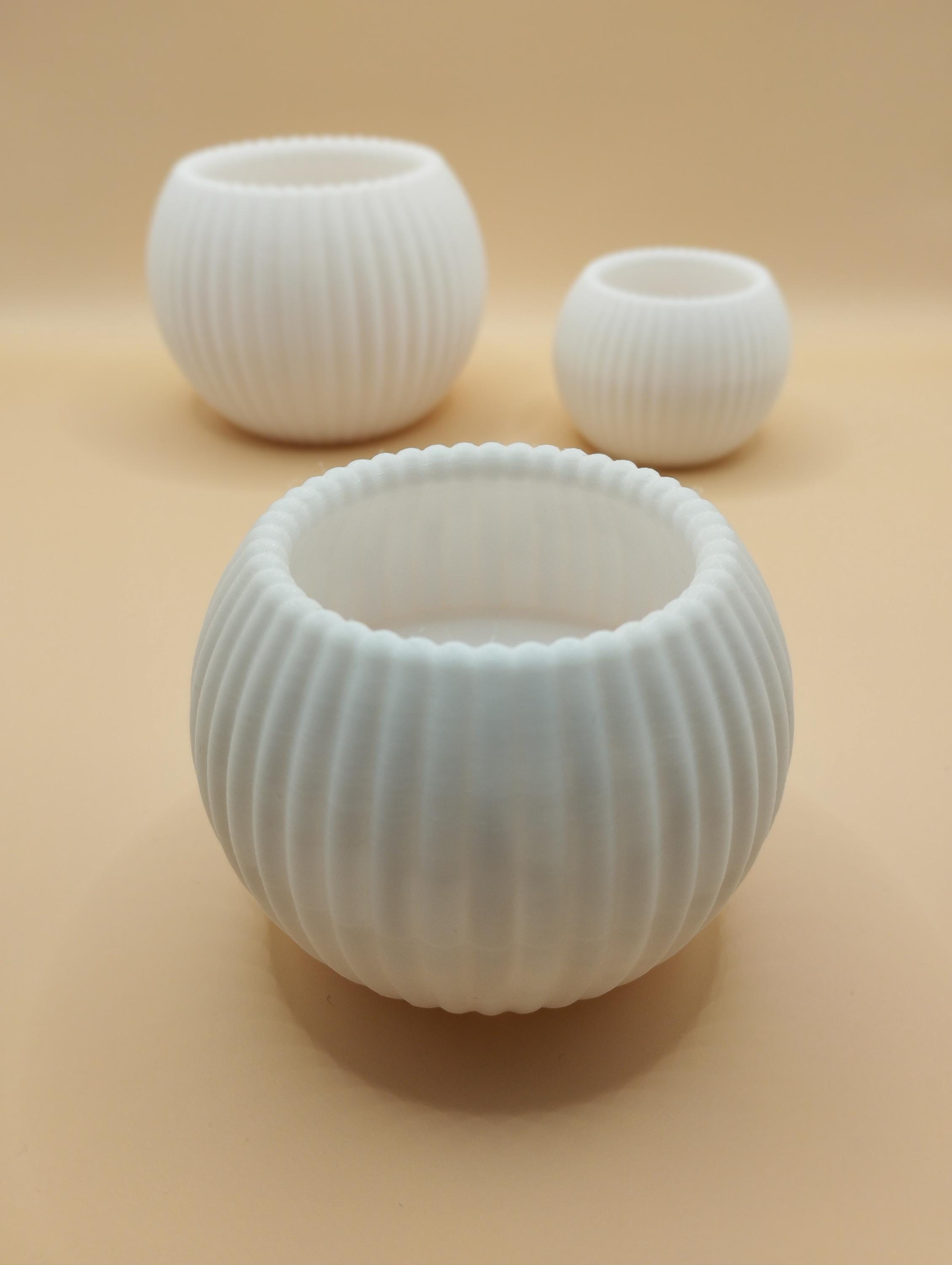 Modern Round Ribbed Candle, (LED) Tealight Holder Set