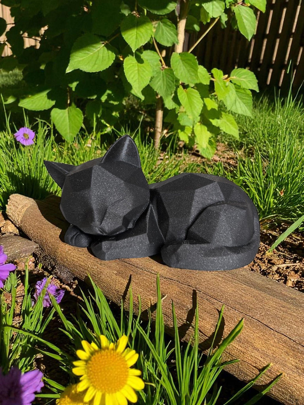 Modern Low Poly Kitten Sculpture: 3D Printed Sleeping Cat